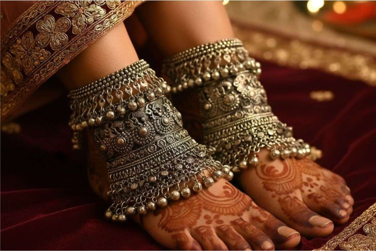 Latest Ajmeri Payal Designs: शादी हो या पार्टी, पैरों में खूब जचेंगी ये लेटेस्ट अजमेरी पायल, देखें डिजाइन्स Latest Ajmeri Payal Designs: शादी हो या पार्टी, पैरों में खूब जचेंगी ये लेटेस्ट अजमेरी पायल, देखें डिजाइन्स