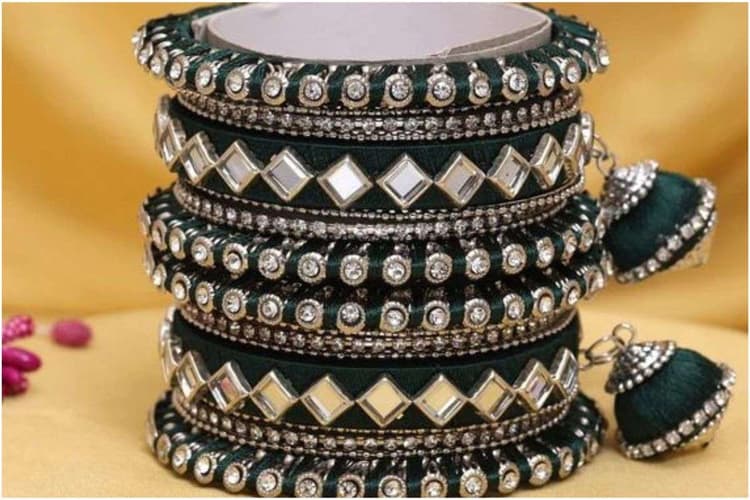 Latest Mirror Work Bangle Designs 2025: इन चूड़ियों के सामने फीका पड़ जाएगा सोना,देखें मिरर वर्क के सबसे ट्रेंडी डिजाइन