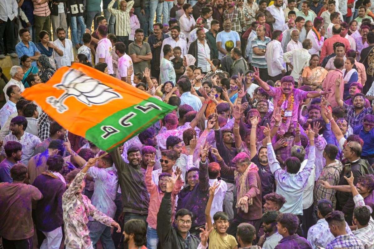 महाराष्ट्र निकाय चुनाव में महायुति की धमाकेदार जीत, 288 में से 215 सीट पर कब्जा, पीएम मोदी ने दिया खास संदेश