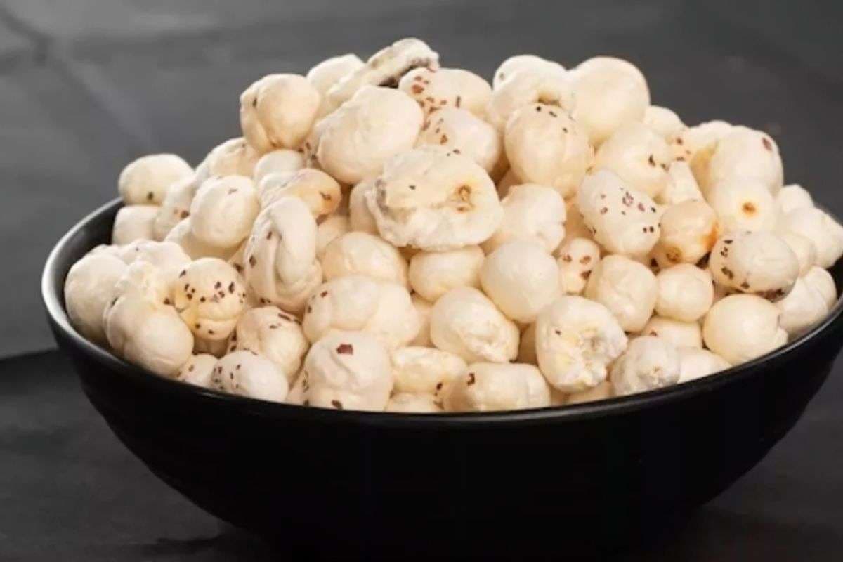 Bihar News: मखाना किसानों की चांदी! अब तालाब की गहराई से बीज निकालना होगा आसान, बिहार के वैज्ञानिकों ने बनाई हार्वेस्टिंग मशीन