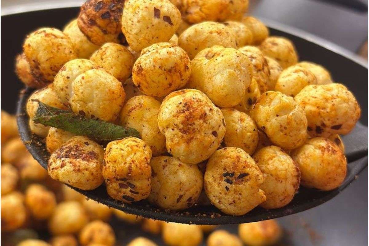 Masala Makhana Recipe: सिर्फ 5 मिनट में बनाएं सबसे क्रिस्पी और हेल्दी स्नैक Masala Makhana Recipe: सिर्फ 5 मिनट में बनाएं सबसे क्रिस्पी और हेल्दी स्नैक