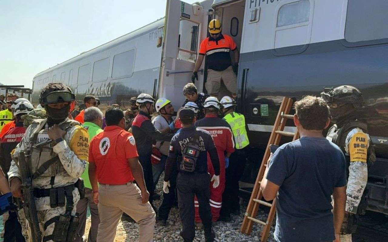 Mexico Train Derail Video: मेक्सिको में बड़ा रेल हादसा, ट्रेन पटरी से उतरी, 13 की मौत