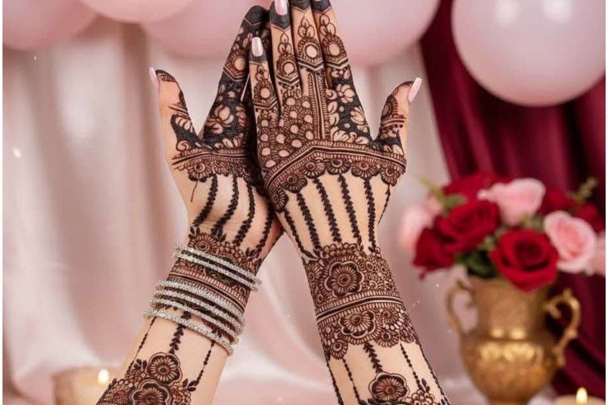 New Year Mehndi Design 2026: हैप्पी न्यू ईयर के लिए ट्रेंडी और स्टाइलिश मेहंदी डिजाइन New Year Mehndi Design 2026: हैप्पी न्यू ईयर के लिए ट्रेंडी और स्टाइलिश मेहंदी डिजाइन