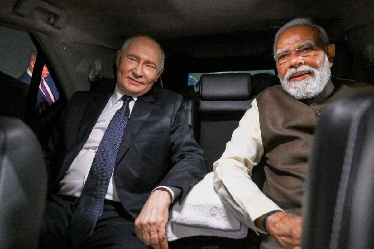 PM Modi and Putin in Car PM Modi and Putin in Car