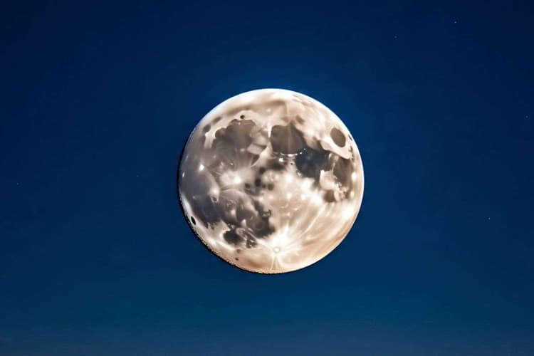 Paush Purnima 2026: नए साल की पहली पूर्णिमा पर करें इन चीजों का दान, धन-समृद्धि से भरा रहेगा घर