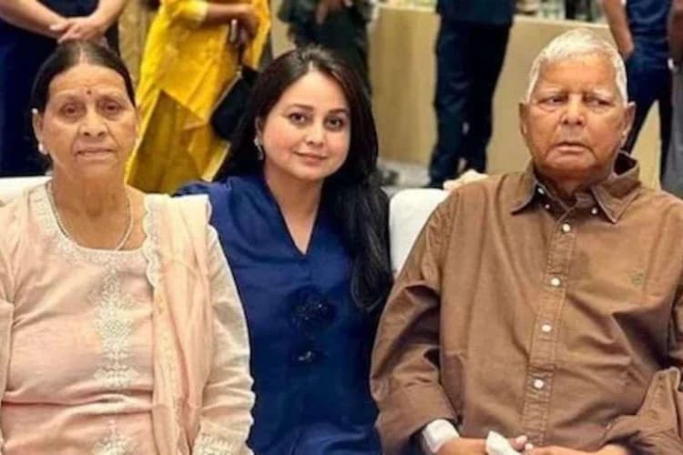 Bihar Politics: मुख्यमंत्री से नहीं लालू-राबड़ी से न्याय मांगे रोहिणी, नीतीश के मंत्री ने क्यों कही ये बात?