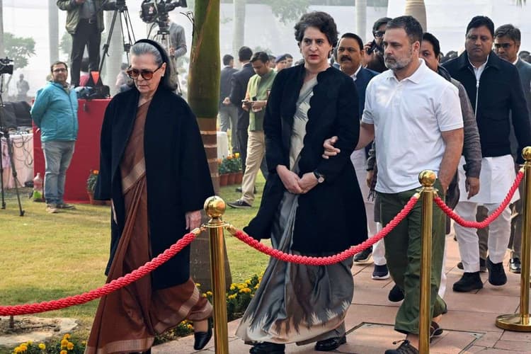 लालू परिवार की तरह गांधी परिवार में शुरू हुआ मतभेद, प्रियंका गांधी को PM उम्मीदवार बनाने की चर्चा