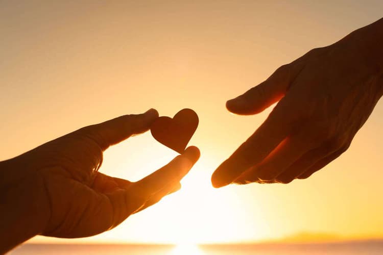 Relationship Tips: प्यार और समझदारी से निभाएं रिश्ता, अपनाएं ये 15 गोल्डन रूल्स