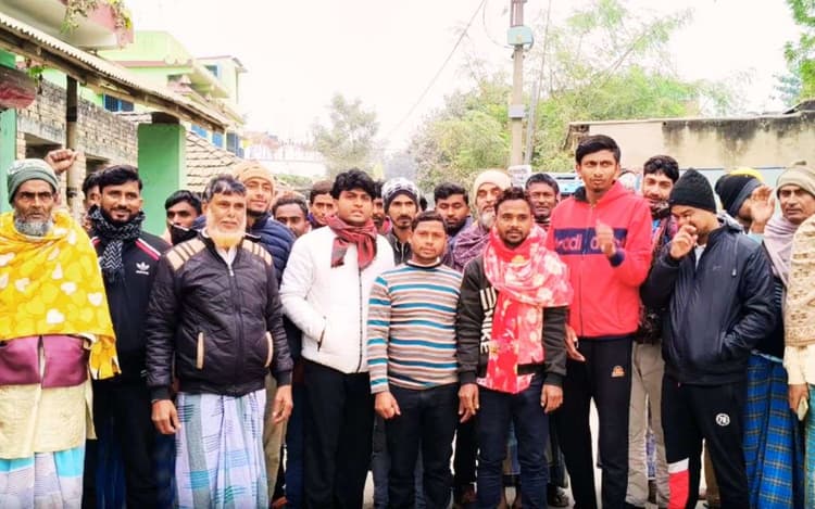 मालदा में 278 मतदाताओं को री-वेरिफिकेशन का नोटिस, नाराज लोगों ने चुनाव आयोग के खिलाफ की नारेबाजी