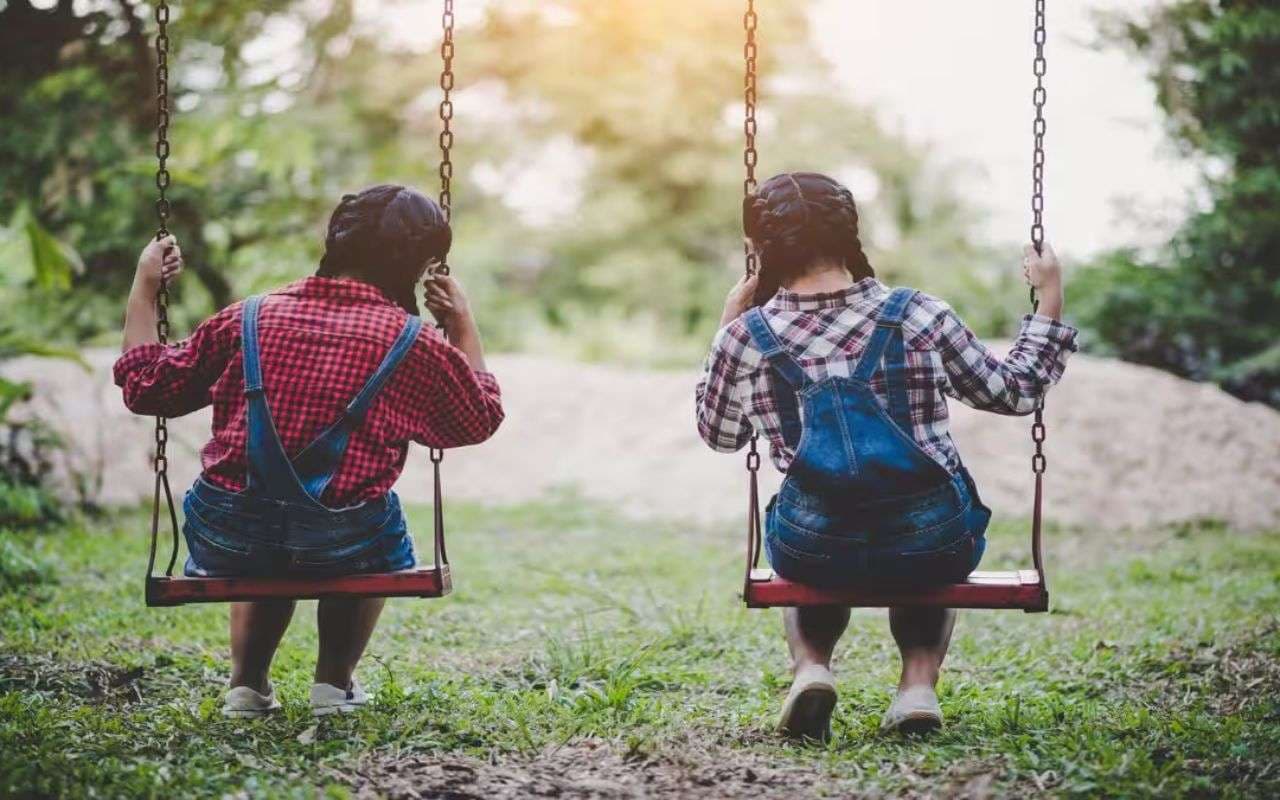 School Holidays: कोहरे और कड़ाके की ठंड के बीच स्कूलों में छुट्टियों का ऐलान, जानें कब खुलेंगे स्कूल