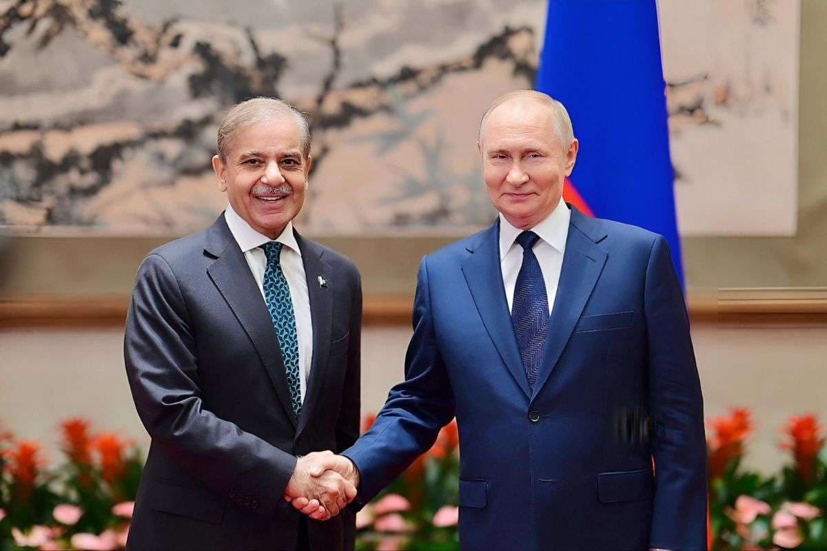 Pakistan pursuing oil agreement with Russia as energy ministries engage discussions.