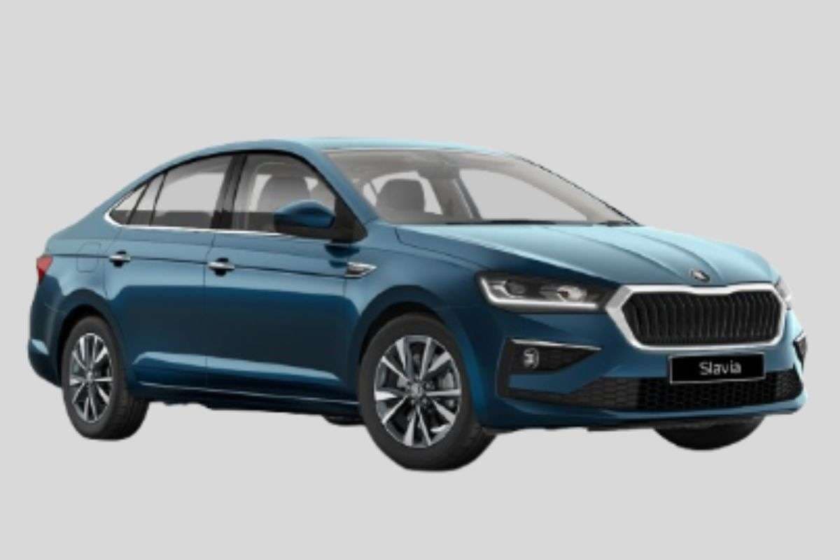 लॉन्च से पहले सड़क पर दिखी Skoda Slavia Facelift, टेस्टिंग के दौरान दिखा बदला हुआ फ्रंट और रियर लुक