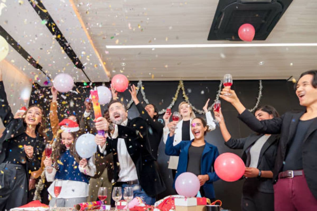 Snacks for Office Party: ऑफिस पार्टी के लिए बेस्ट स्नैक्स आइडियाज, खाने वाले भूल नहीं पाएंगे स्वाद