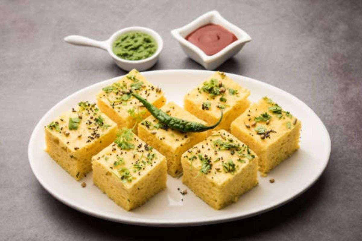Spongy Khaman Dhokla Recipe for Breakfast