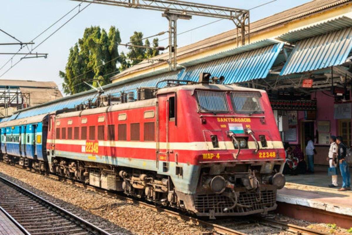 Train News: समस्तीपुर-मुजफ्फरपुर होकर चलेगी डिब्रूगढ़-लखनऊ एक्सप्रेस, नोट कर लें टाइम और डेट