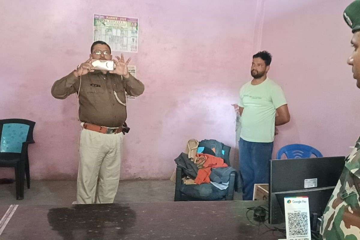 araria crime news| Lakhs of rupees looted from CSP operator at gunpoint in Araria
