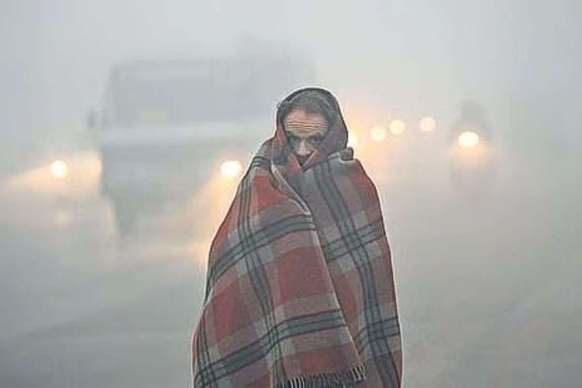 Bihar Ka Mausam: बिहार में पछुआ हवा ने बढ़ाई ठिठुरन, इन 8 जिलों में न्यूनतम तापमान 10°C से नीचे, 20 Km/h की रफ्तार से चलेगी हवा