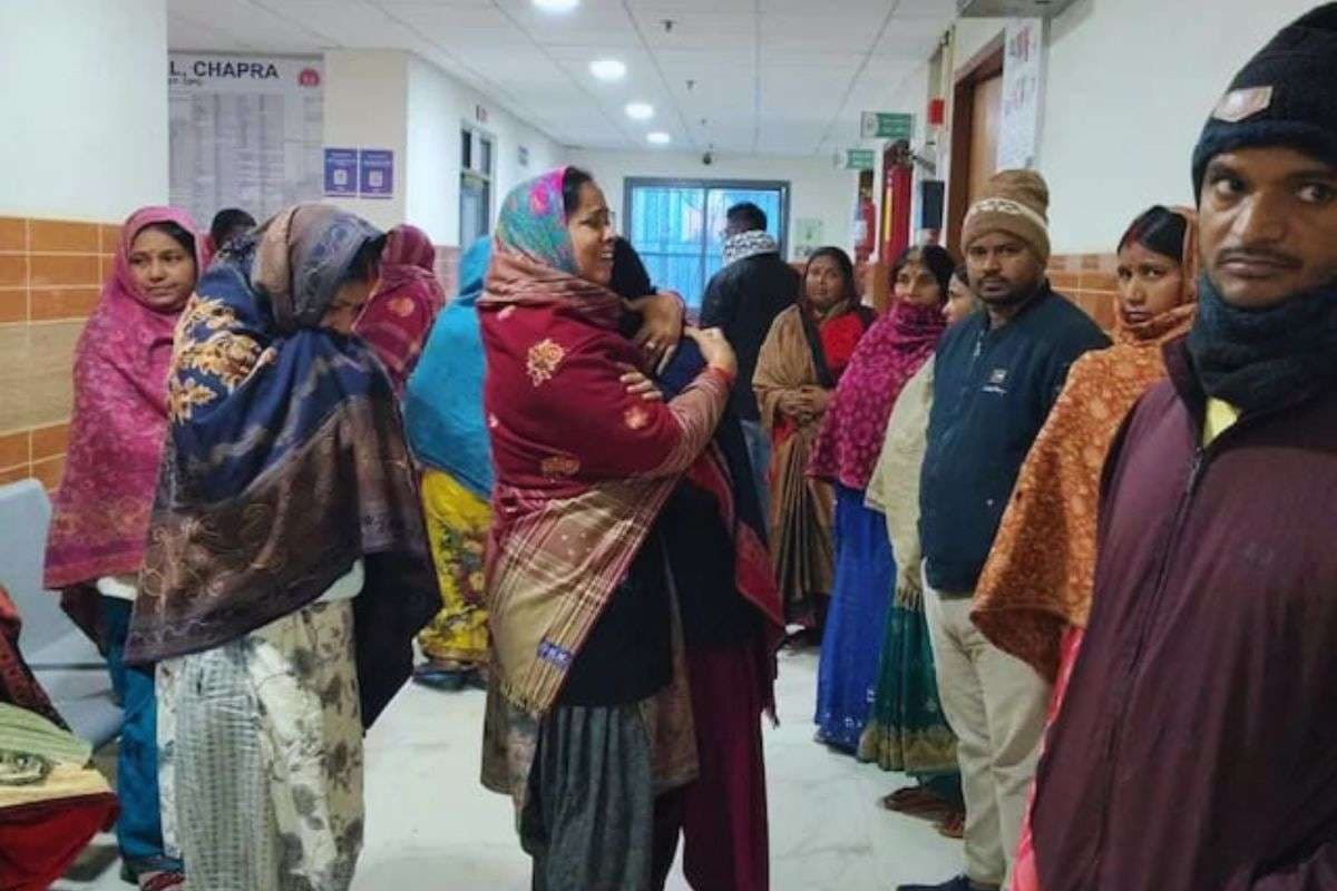 chhapra news| three children, including their grandmother, died of suffocation due to smoke from a fireplace.