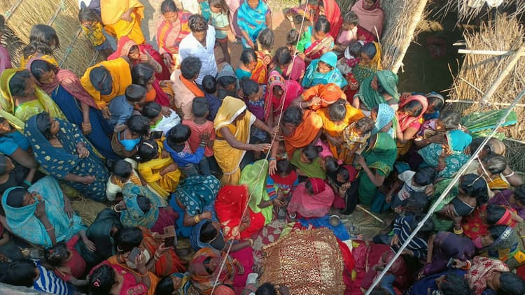 हाइवा की चपेट में आने से मां बेटी की हुई मौत, तीन जख्मी, मचा कोहराम