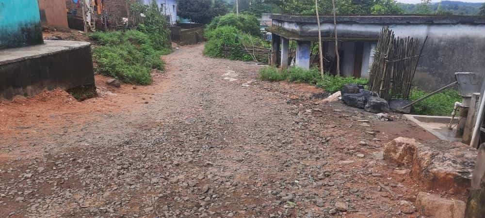 Bokaro News : पुरानी सड़क उखाड़ दी, नयी बनी नहीं, लोग परेशान