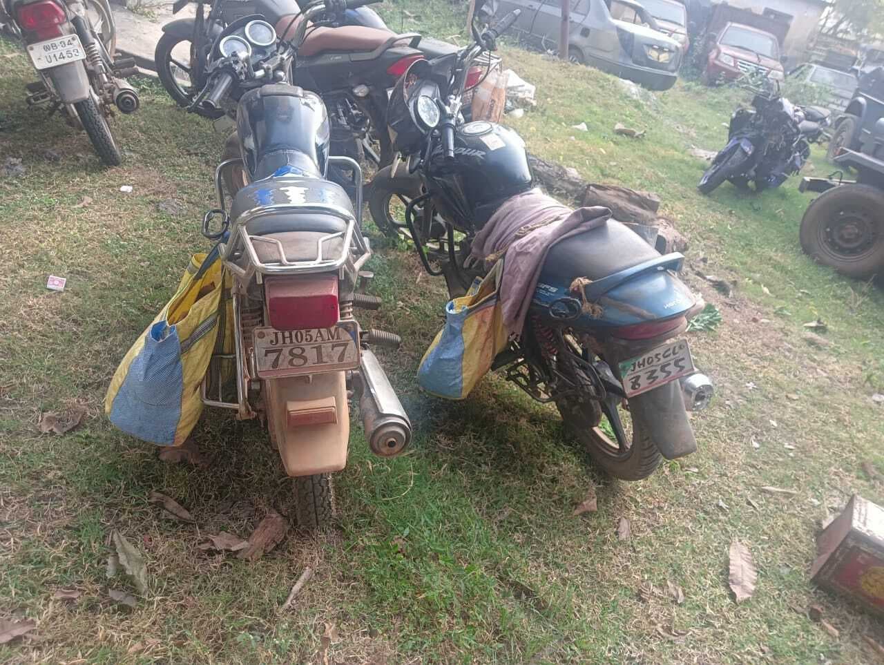 East Singhbhum News : प्रतिबंधित मांस लेकर जा रहे 2 युवक गिरफ्तार, 3 बाइक जब्त