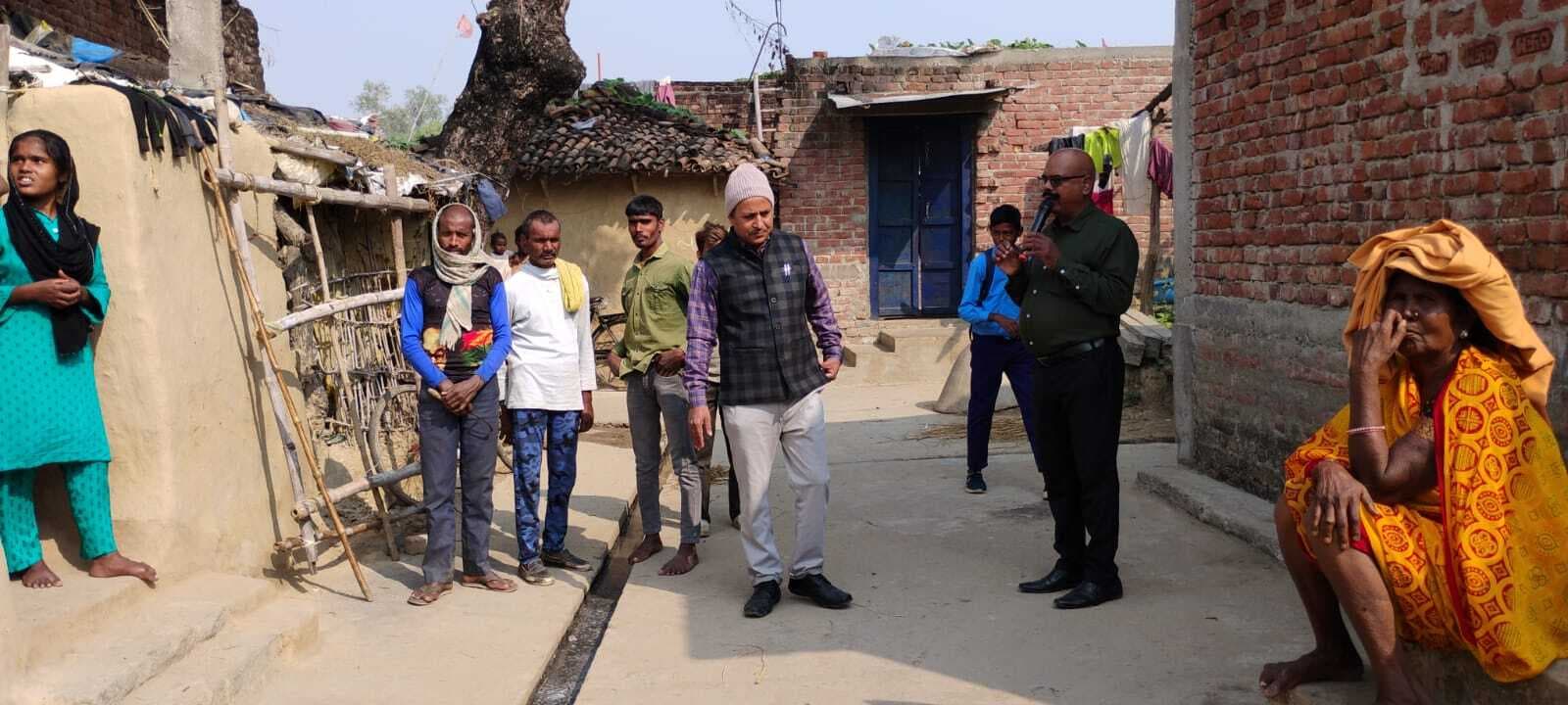 बच्चों को रोज स्कूल आने के लिए किया प्रेरित