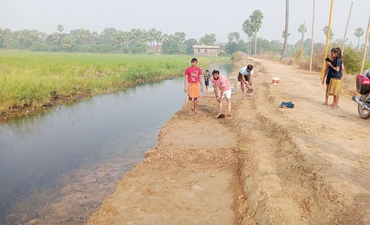 सैकड़ों वर्ष पुरानी छठी अहरा के जीर्णोद्धार की मांग