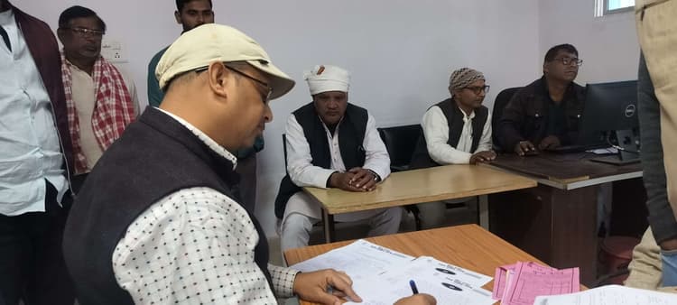 सहूका व सदुलहपुर पैक्स चुनाव के लिए 22 प्रत्याशियों ने कटायी नाजिर रसीद