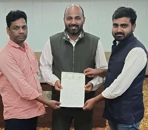 कसबा विधायक को समस्याओं को ले सौंपा मांगों का ज्ञापन