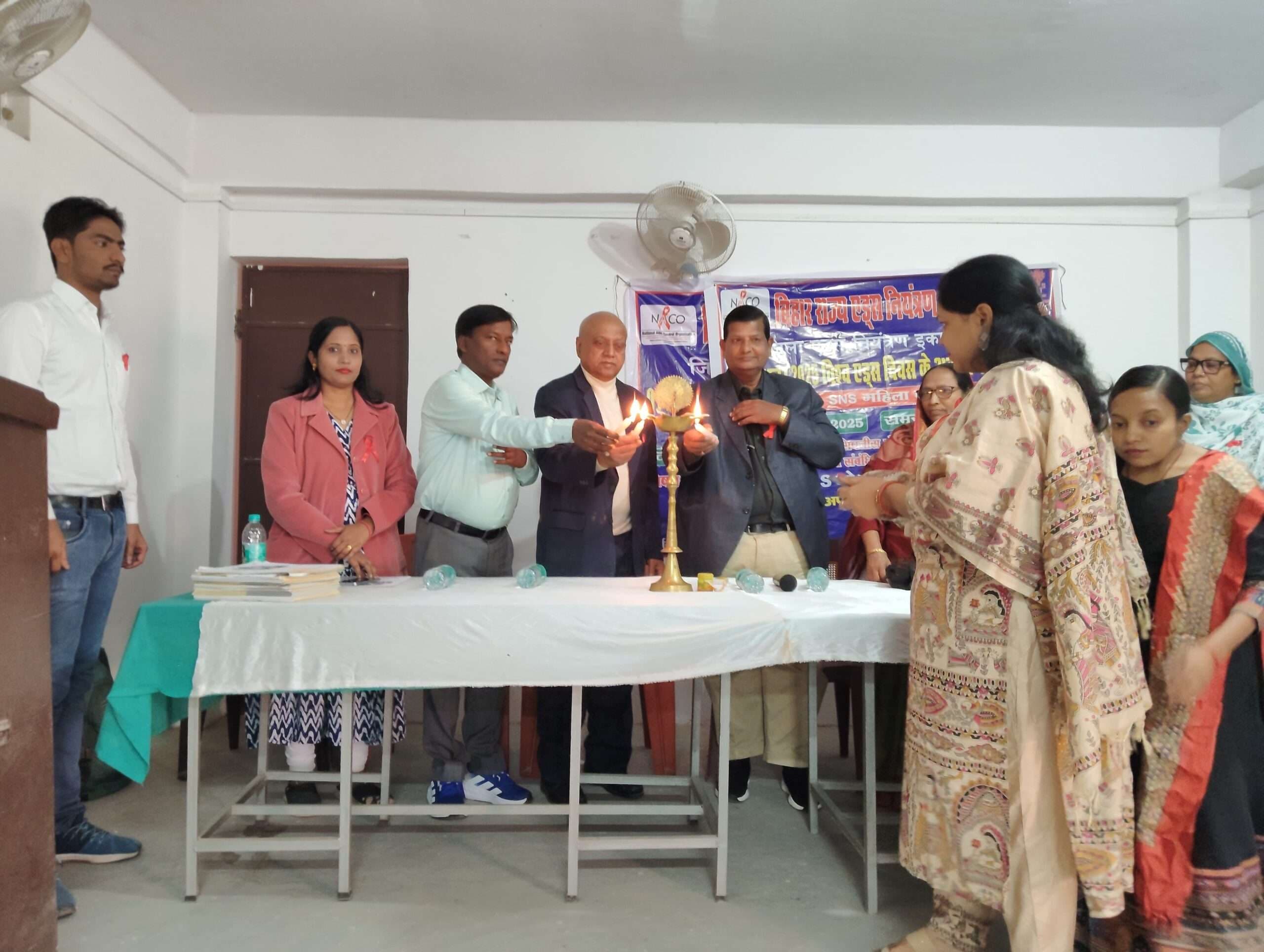 एचआईवी से बचने के लिए जागरूकता सबसे बड़ा हथियार