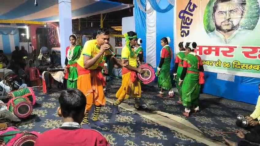 Dhanbad News : शक्ति मेला के में झूमर की धूम, बलियापुर की मंडली ने मारी बाजी