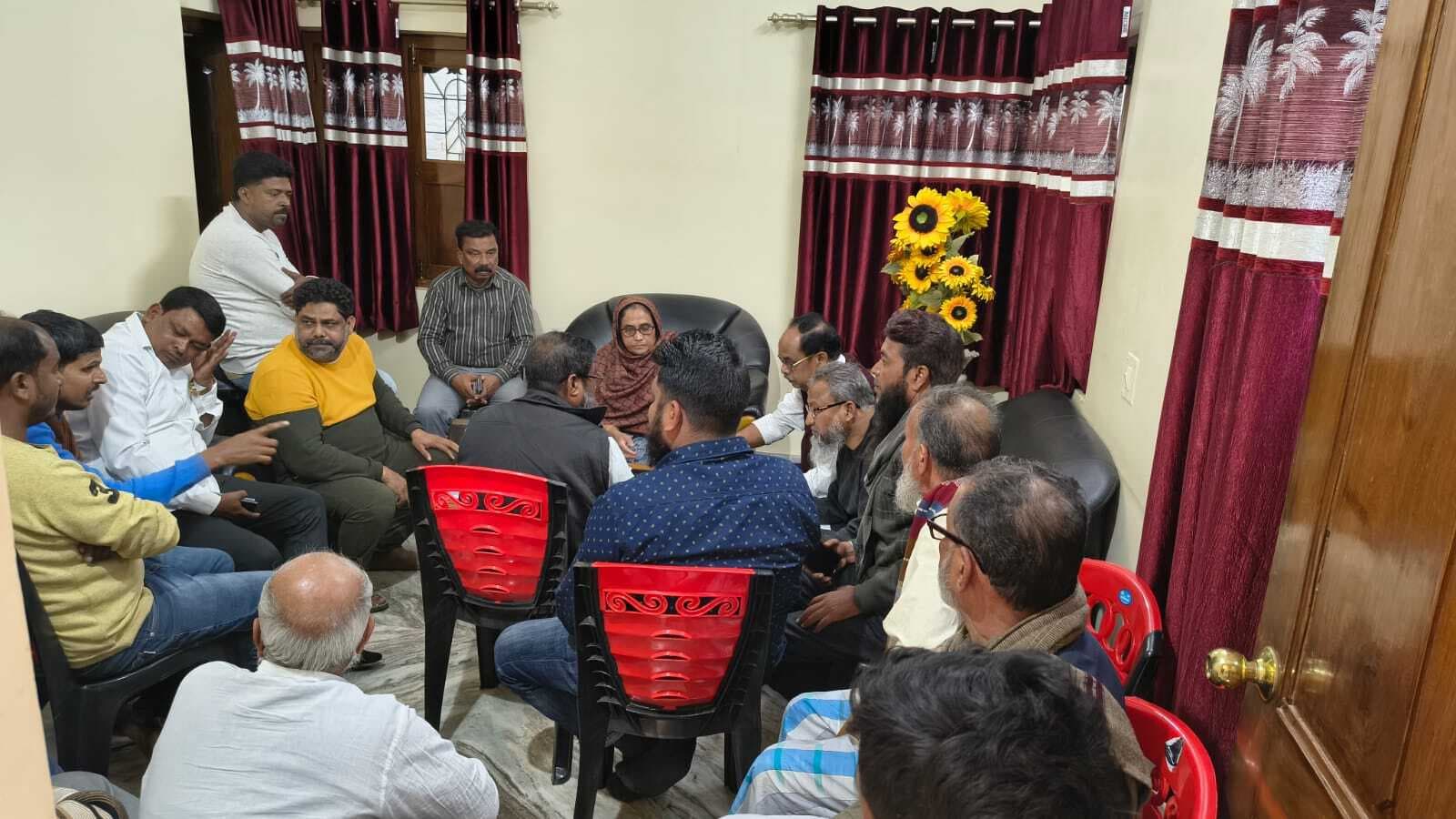 कांग्रेस जिलाध्यक्ष ने विधायक निसात आलम से की मुलाकात