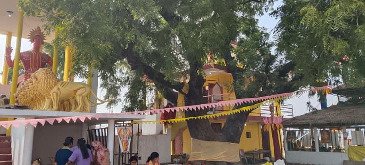 पंचदेवरी के नंदपट्टी में वैदिक मंत्रोच्चारण के साथ महायज्ञ का हुआ समापन