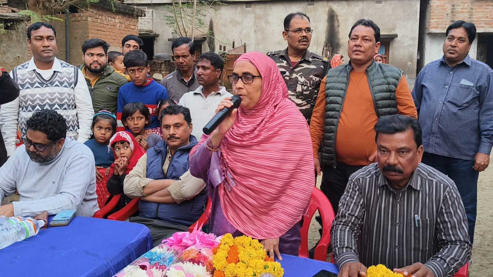 पाकुड़ विधायक ने बिंदुपाड़ा पंचायत के विभिन्न गांवों का किया भ्रमण