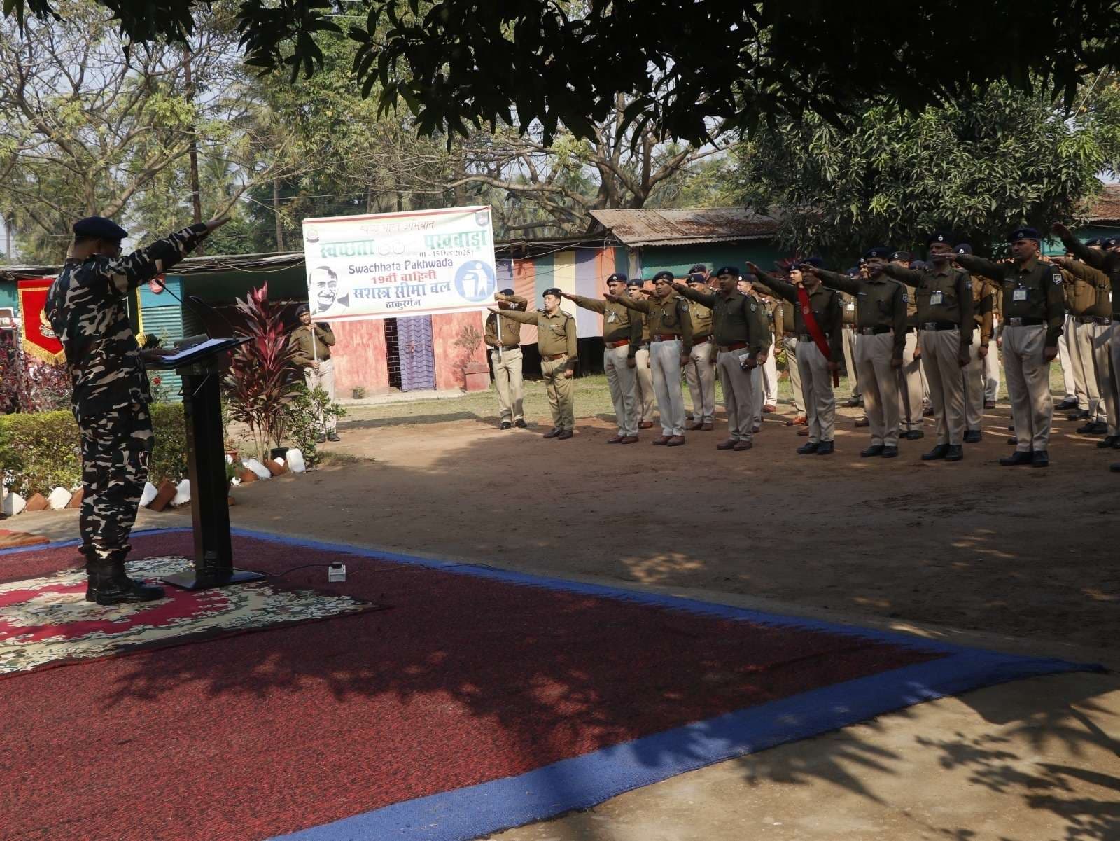 स्वच्छ वातावरण हमारी कार्यक्षमता को भी बढ़ाता