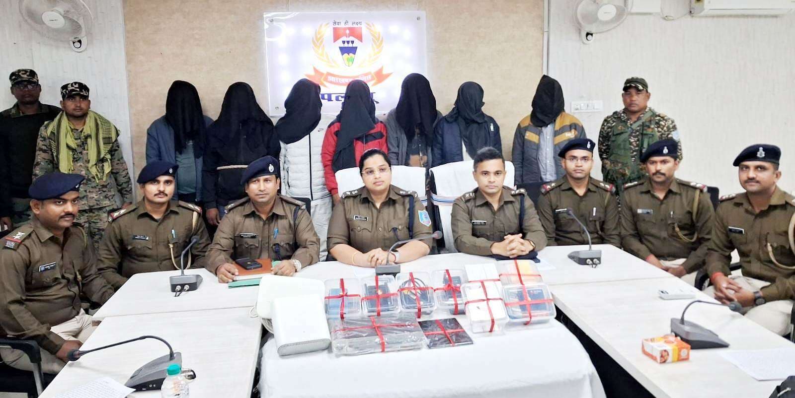 भंडाफोड़: ऑनलाइन गेमिंग के धंधे पर पलामू पुलिस का छापा, सात गिरफ्तार