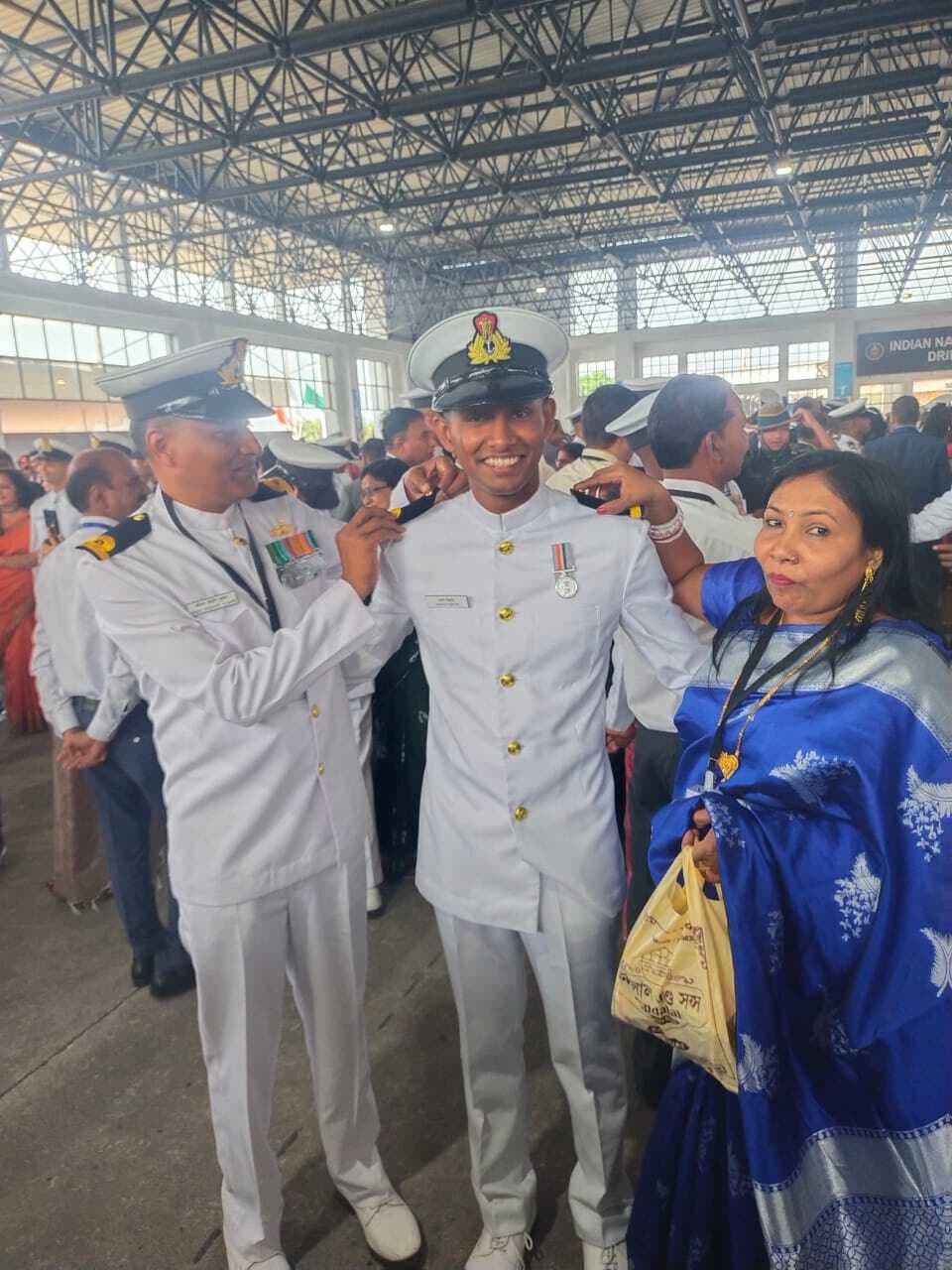 पसराहा के लाल अमन किशोर नौसेना में बने सब लेफ्टिनेंट