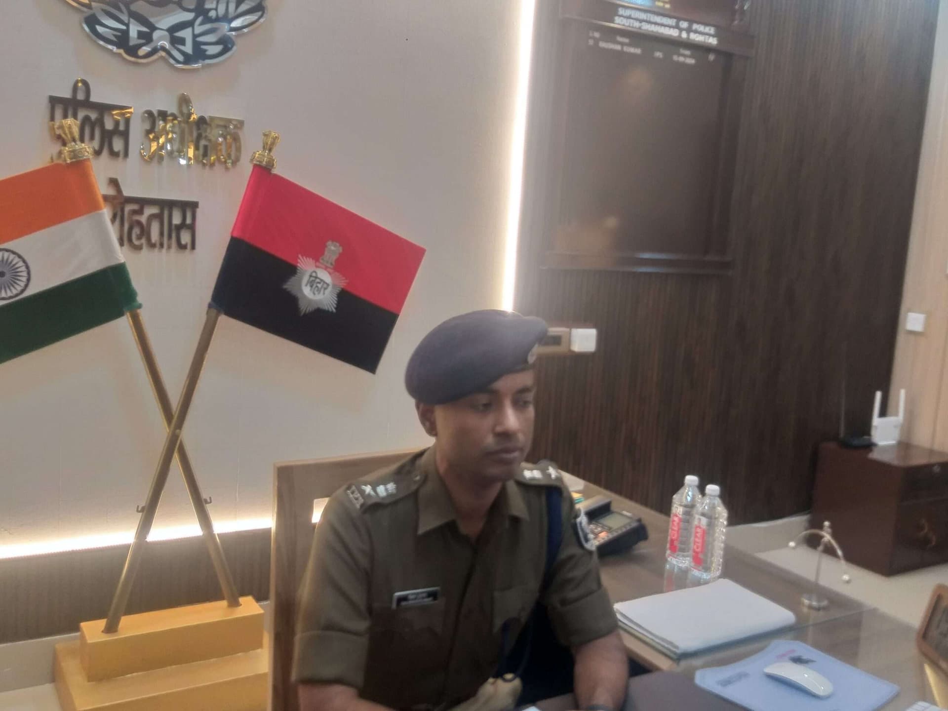 sasaram News : आरोपित की निशानदेही पर भूसे की कोठरी से पिस्टल हुआ बरामद