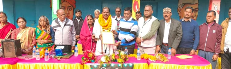 Bokaro News : समाज निर्माण में शिक्षकों का अहम योगदान : डॉ लंबोदर