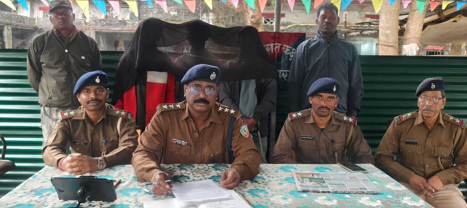 Chaibasa News : हड़िया पीने को लेकर विवाद, डंडा-कुंदा से पीटकर मार डाला