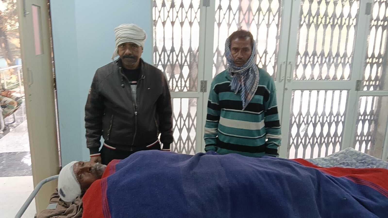 मीरगंज में दो पक्षों के बीच खूनी संघर्ष, लाठी व डंडे से हमला, पांच लोग घायल