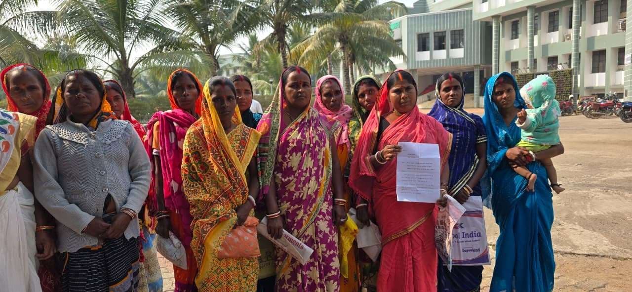 आवास योजना में उगाही व धांधली का आरोप, पंचायत सचिव को हटाने की मांग