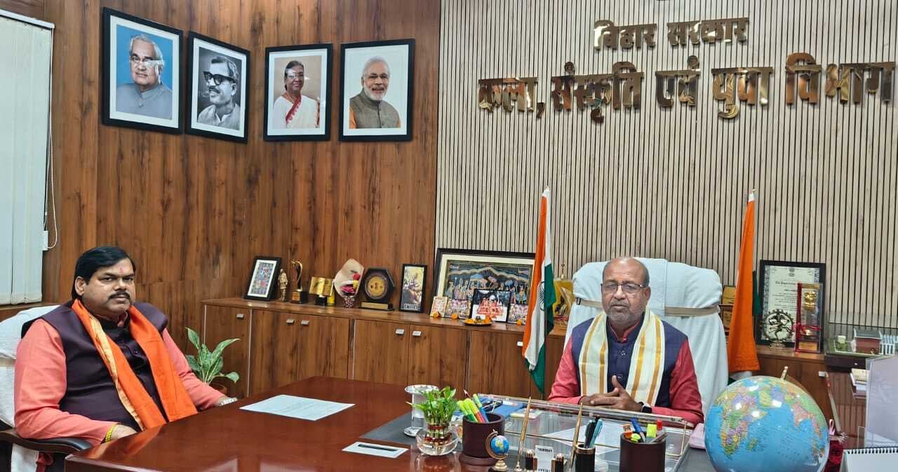 नारायणी महोत्सव में स्थानीय से लेकर अंतरराष्ट्रीय कलाकारों को शामिल करने की मांग