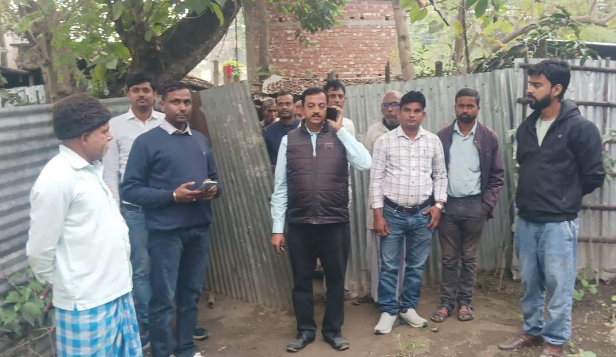 मापी में मवेशी अस्पताल व कोहवारा पैक्स की जमीन के अतिक्रमण का खुलासा