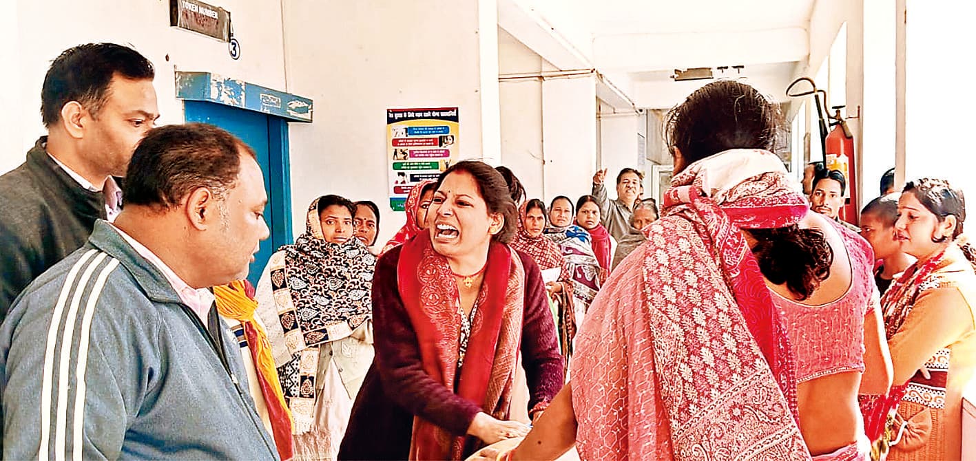 Begusarai News : बछवाड़ा में हाइटेंशन तार की चपेट में आने से टेक्नीशियन की मौत, ग्रामीणों में आक्रोश