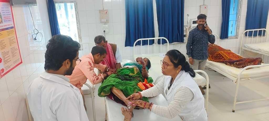 हाई टेंशन तार गिरने से बुजुर्ग महिला गंभीर रूप से जख्मी, रेफर