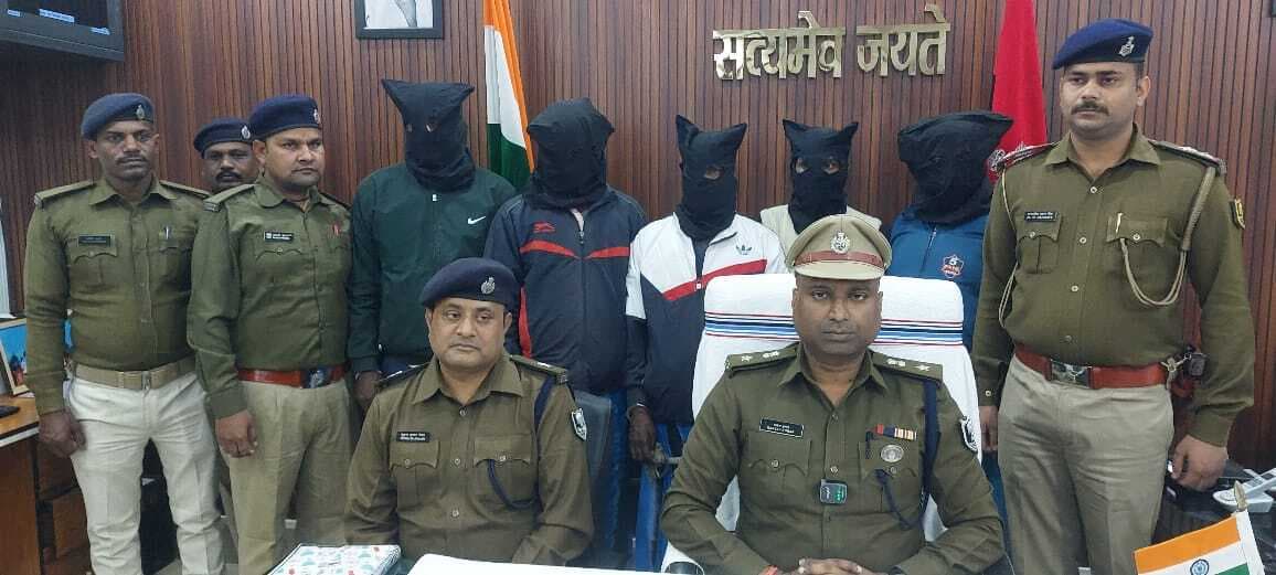 गंगा किनारे मथार दियारा में मिनीगन फैक्ट्री का संचालन कर रहे मुंगेर का पांच कारीगर गिरफ्तार