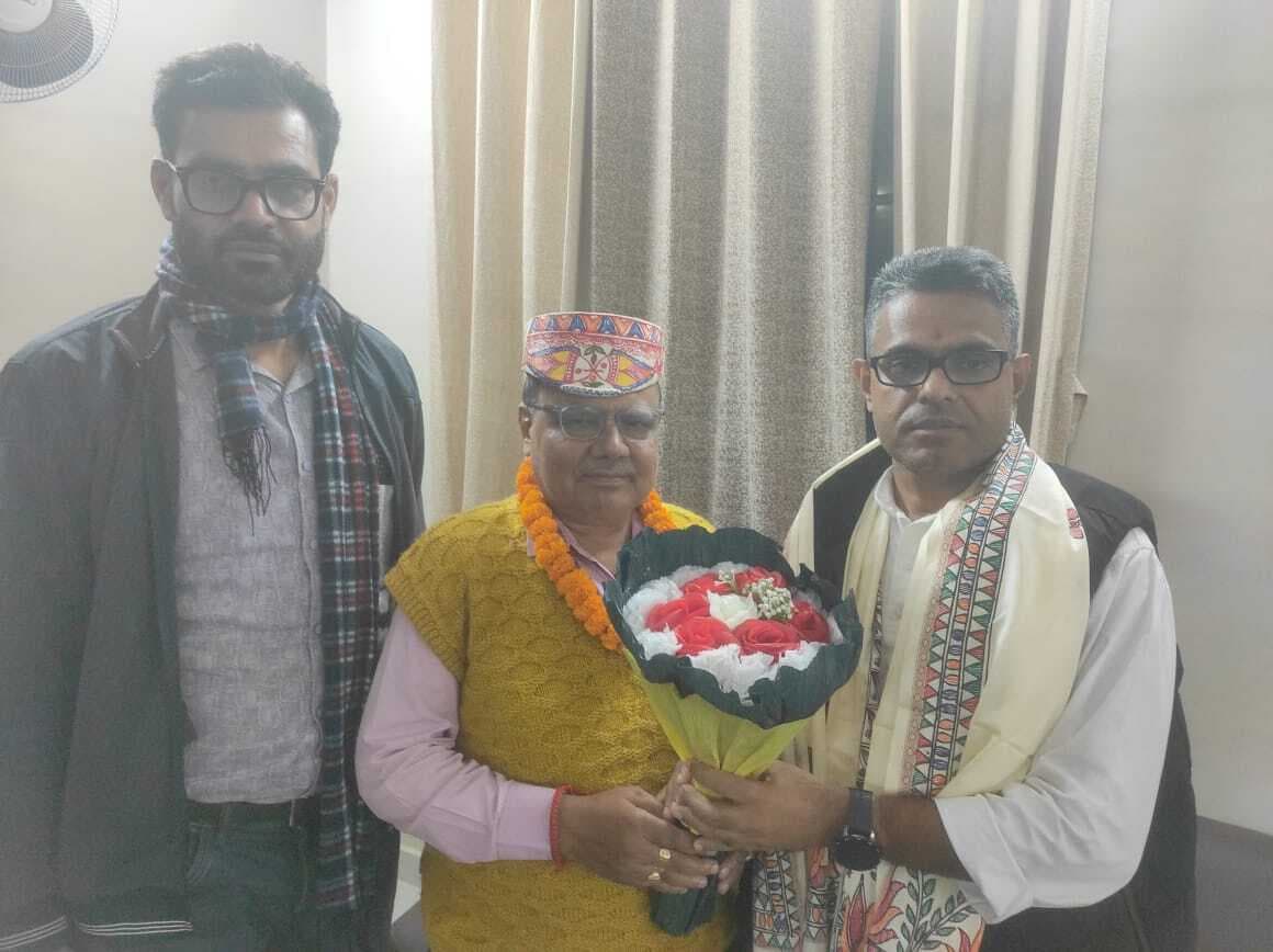 Madhubani News : सेवानिवृत्त एचएम को दी विदाई