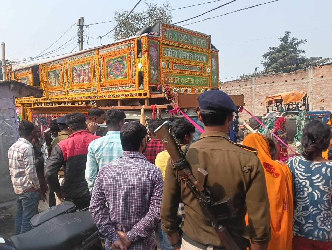 Madhubani News : शादी के दौरान डीजे गाड़ी के नीचे दबने से दुल्हन के भतीजा की मौत