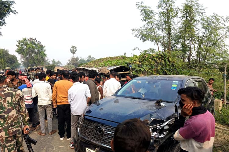 Madhubani News : कार की ठोकर से महिला समेत दो जख्मी